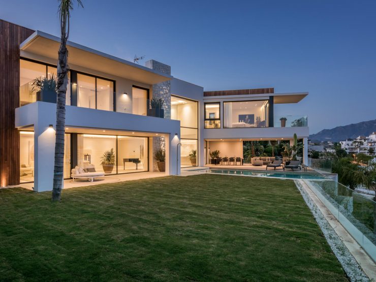 Contemporary and modern villa with amazing panoramic views on golf and Mediterranean