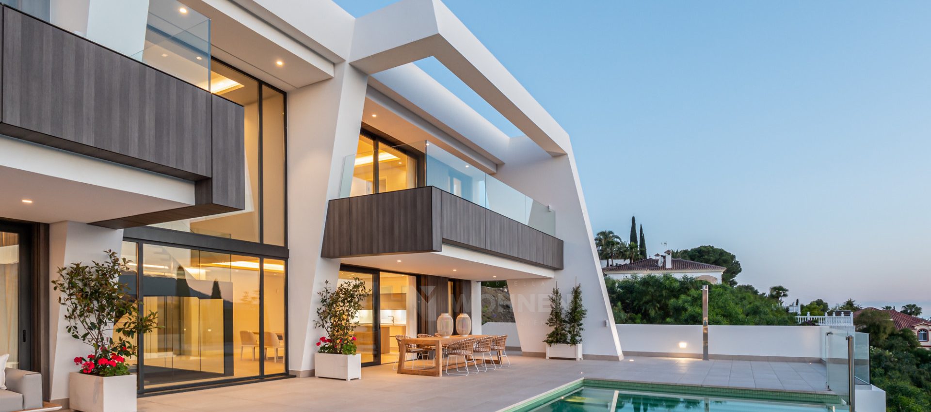 New luxury contemporary villas with panoramic views