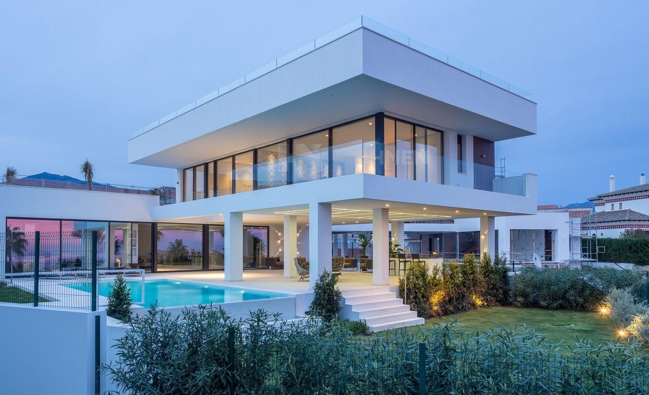 Contemporary villas with luxury sea views