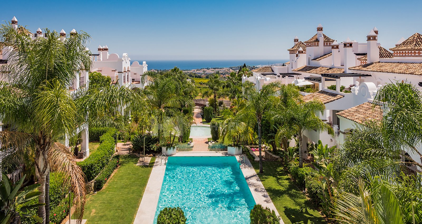 Apartments with amazing sea and mountain views in Sierra Blanca – Marbella