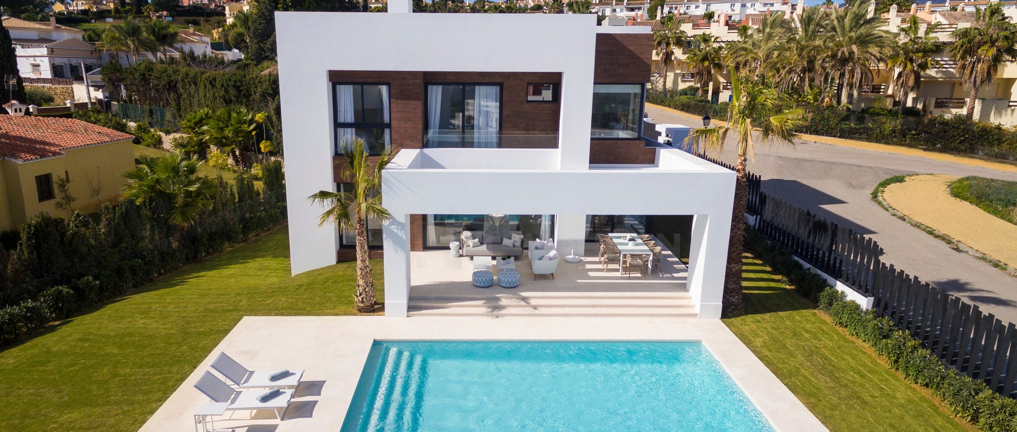 Stylish contemporary villas in the new Golden Mile, near Puerto Banus and Marbella.