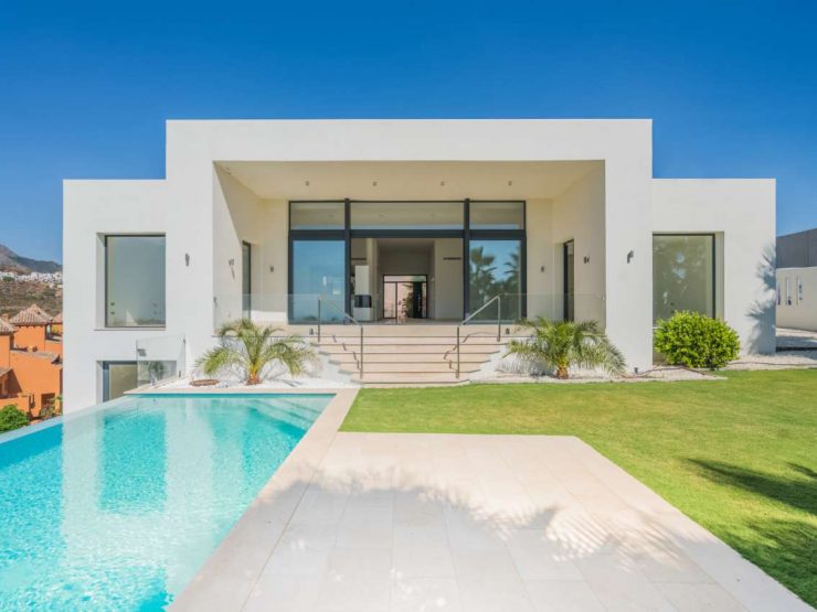 Brand new contemporary Villa with sea views
