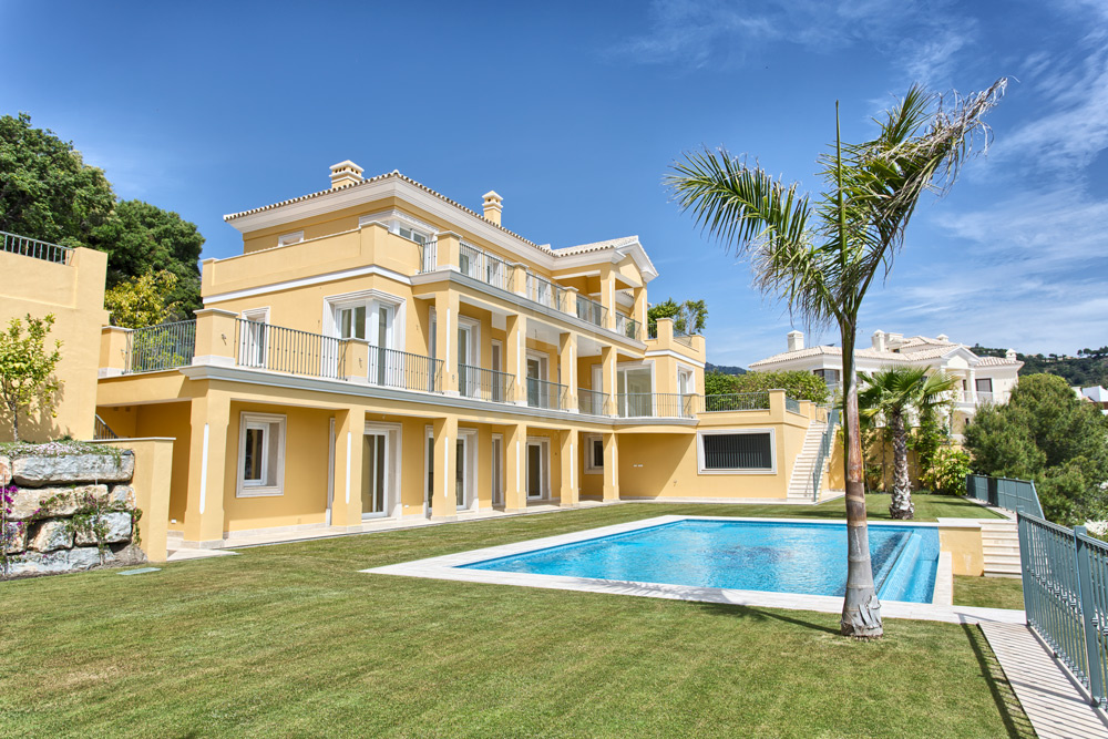 Tolle neue Villa, gebaut auf höchstem Niveau mit herrlichem Blick auf die Küste