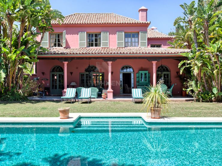 Beautifully charming villa with lots of character