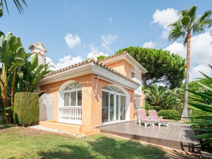 Wunderschöne Villa in einer sehr ruhigen Gegend in Elviria, Marbella Ost