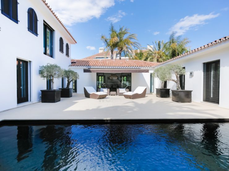 Contemporary style renovated quality villa located in Los Monteros Playa