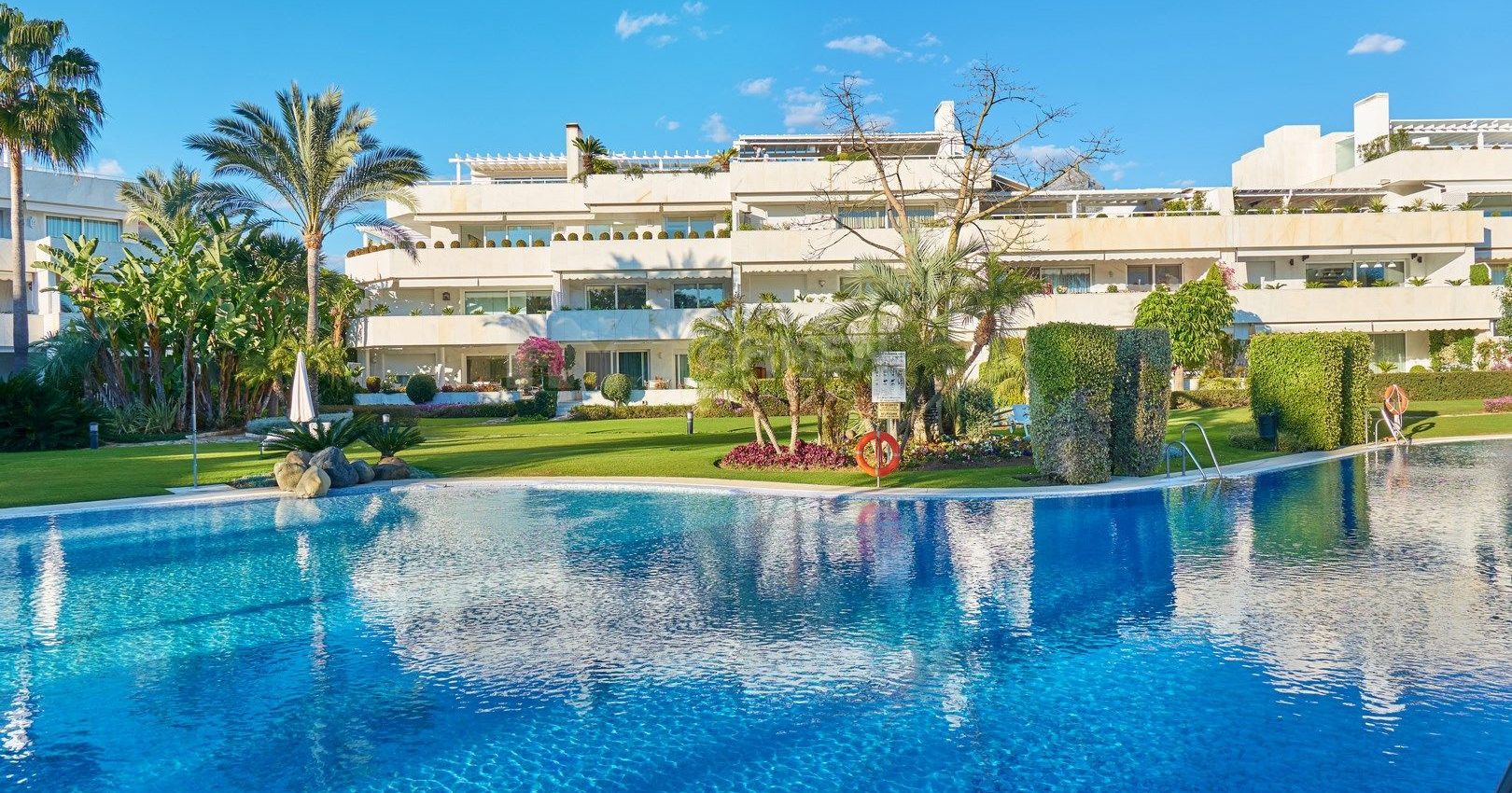 Luxury Apartment in Los Granados Golf Nueva Andalucia