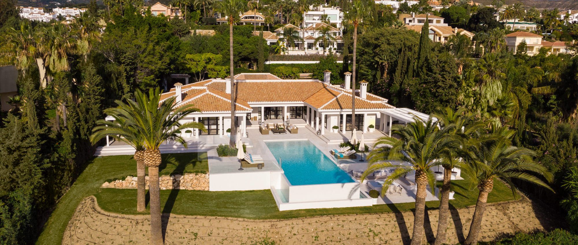 Front line golf luxury villa in La Cerquilla, Marbella
