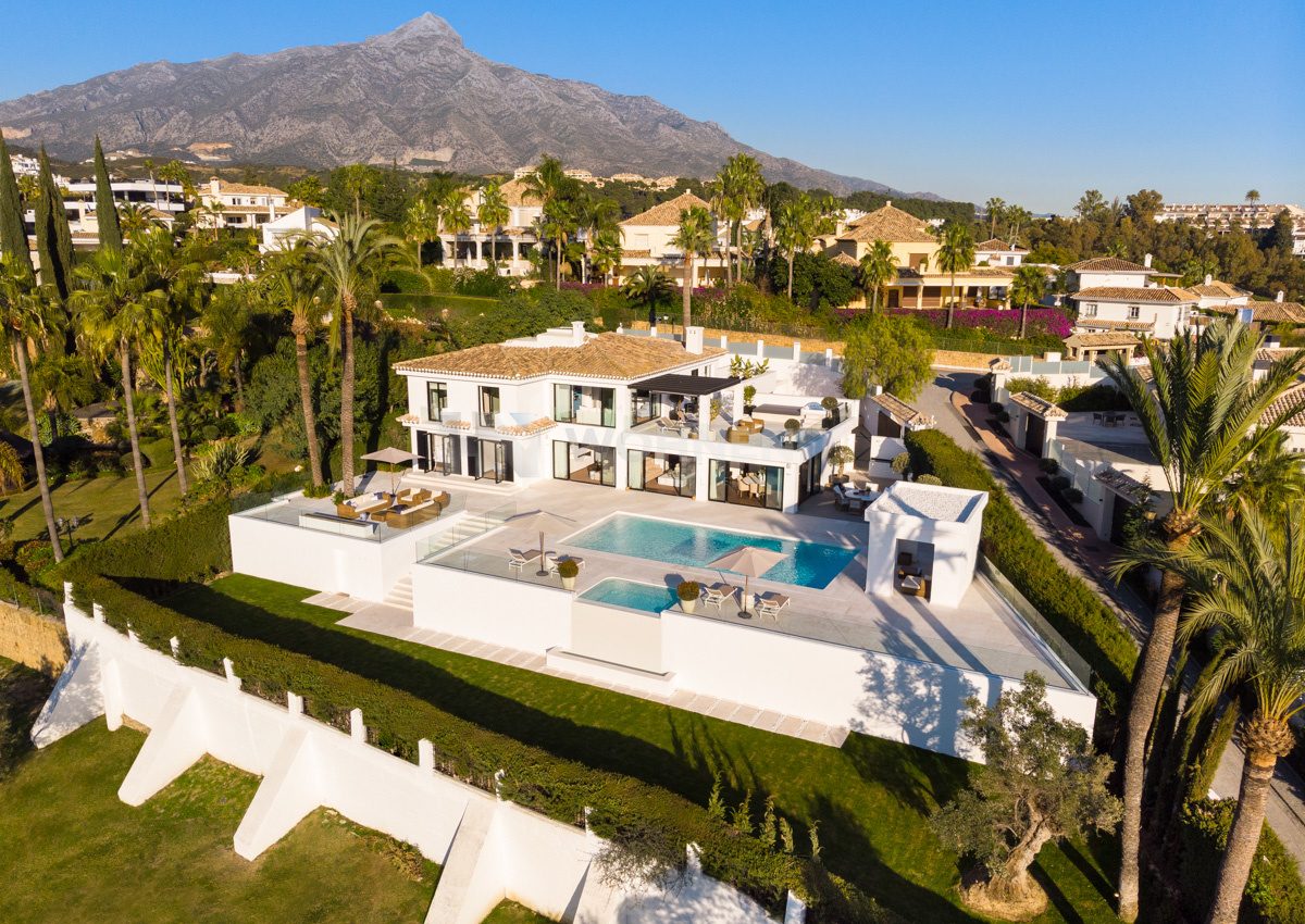 Luxury villa front line golf Los Naranjos