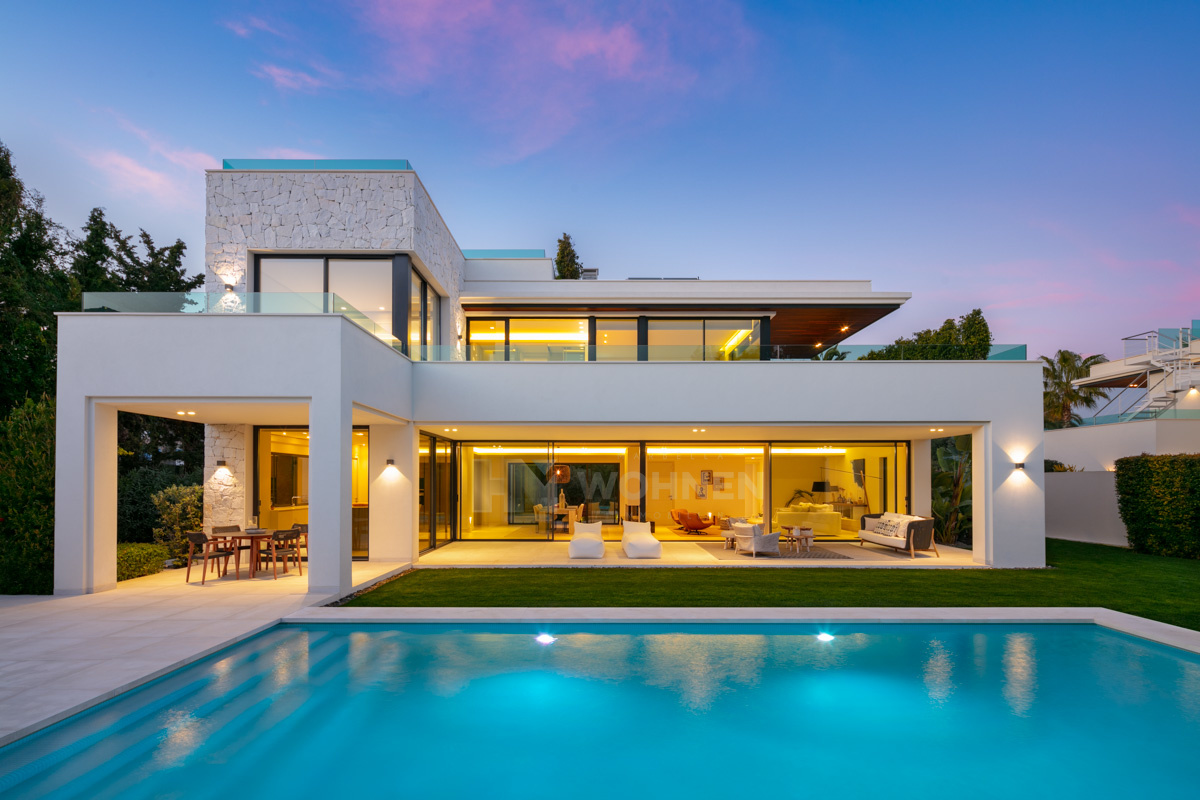 Neugebaute Villa zum Verkauf in Guadalmina Baja
