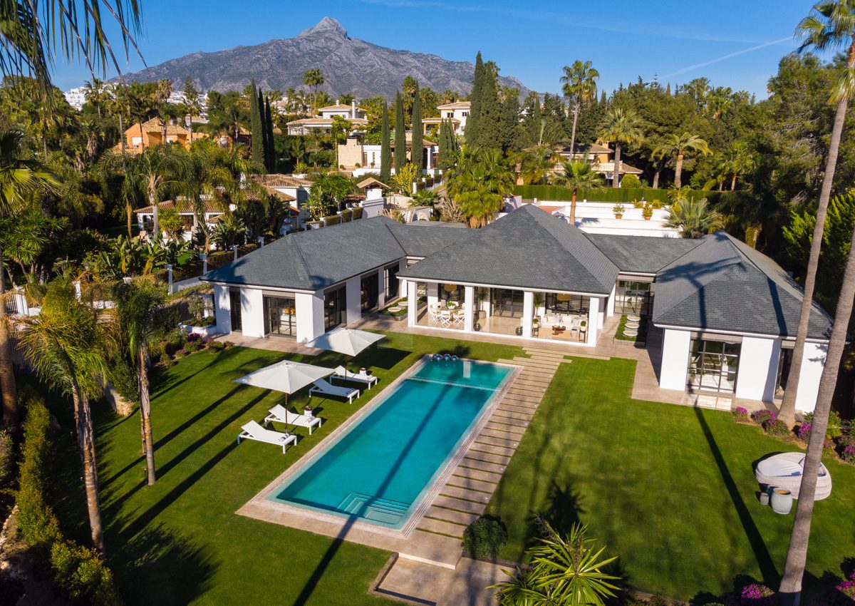 Spectacular villa located front line of the royal Las Brisas golf course in Marbella