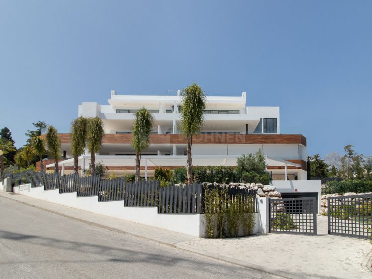 For sale in Señorio de Vasari are just 8 stunning luxury brand new apartments and penthouses
