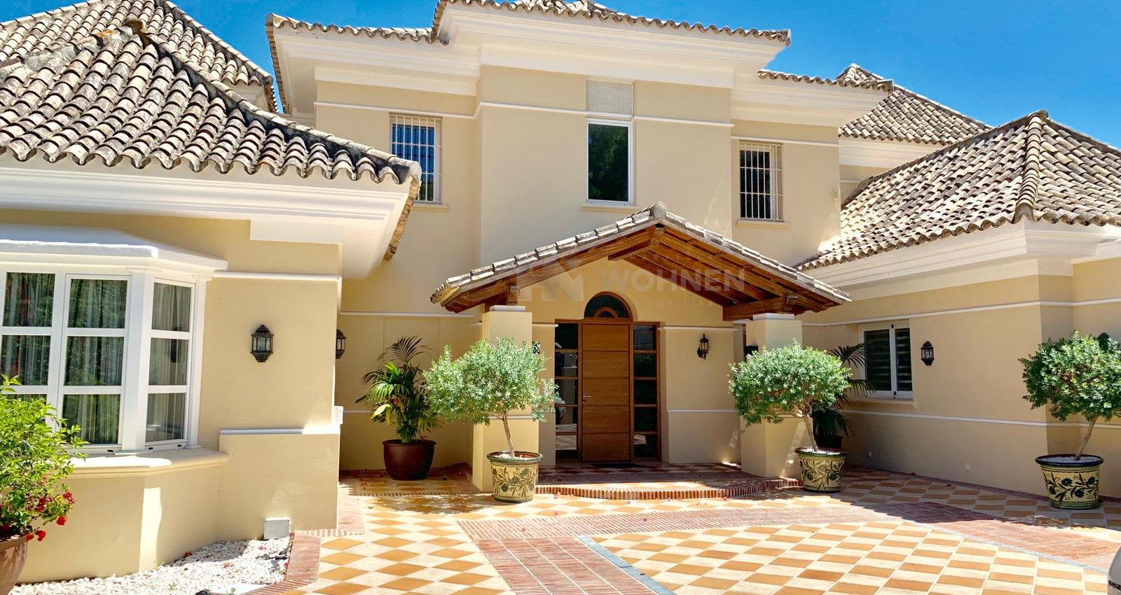 Luxusvilla in Nueva Andalucia mit einer fantastischen Aussicht