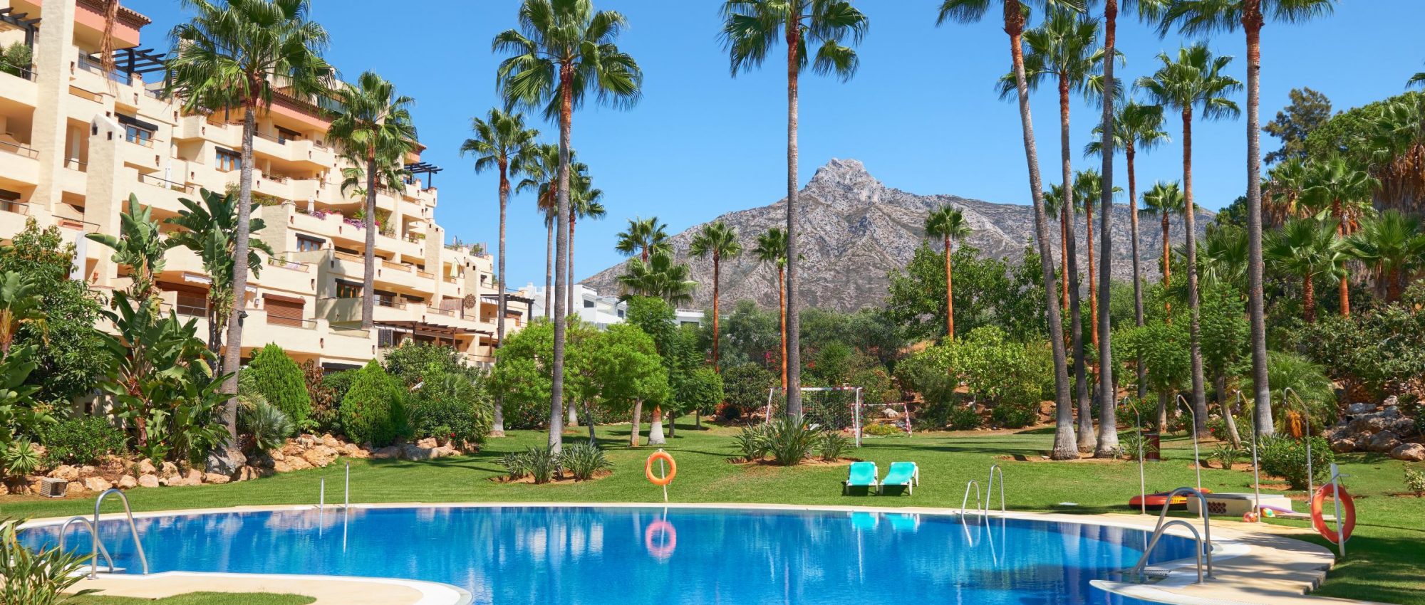 Spacious duplex penthouse on the Golden Mile in Marbella