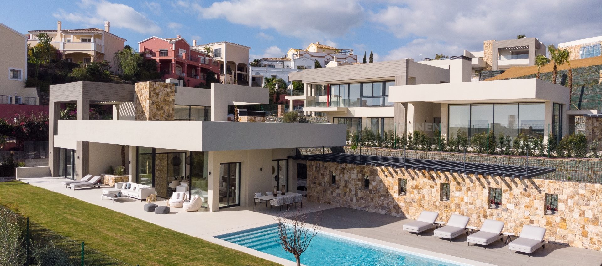 Development of 5 brand new luxury villas in Nueva Andalucia – Marbella