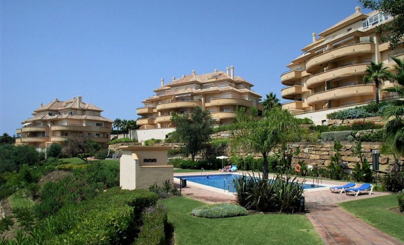 Schöne Wohnung mit Meerblick in Elviria Hills – Marbella