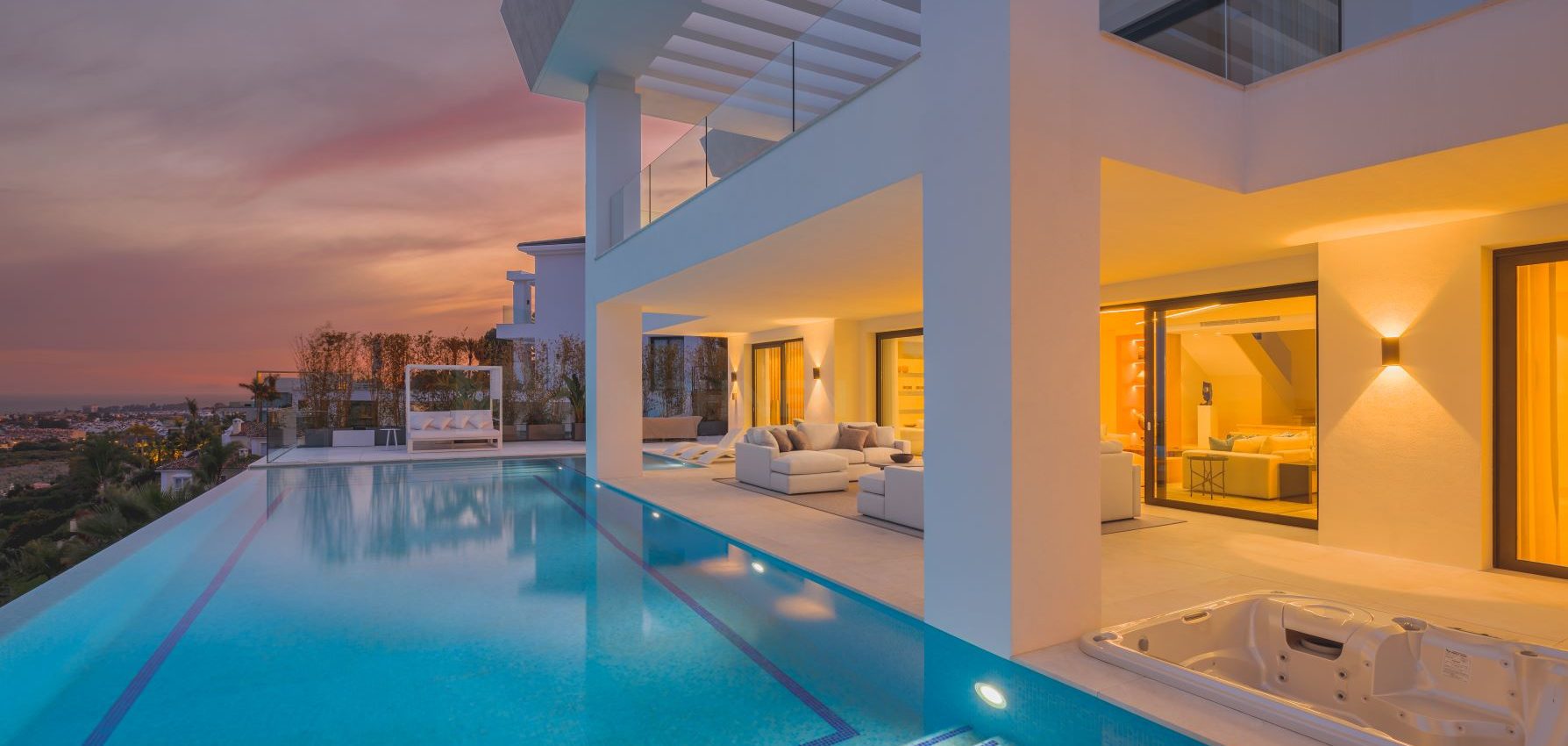 Stunning luxury villa with panoramic views over the Mediterranean coast and the golf course