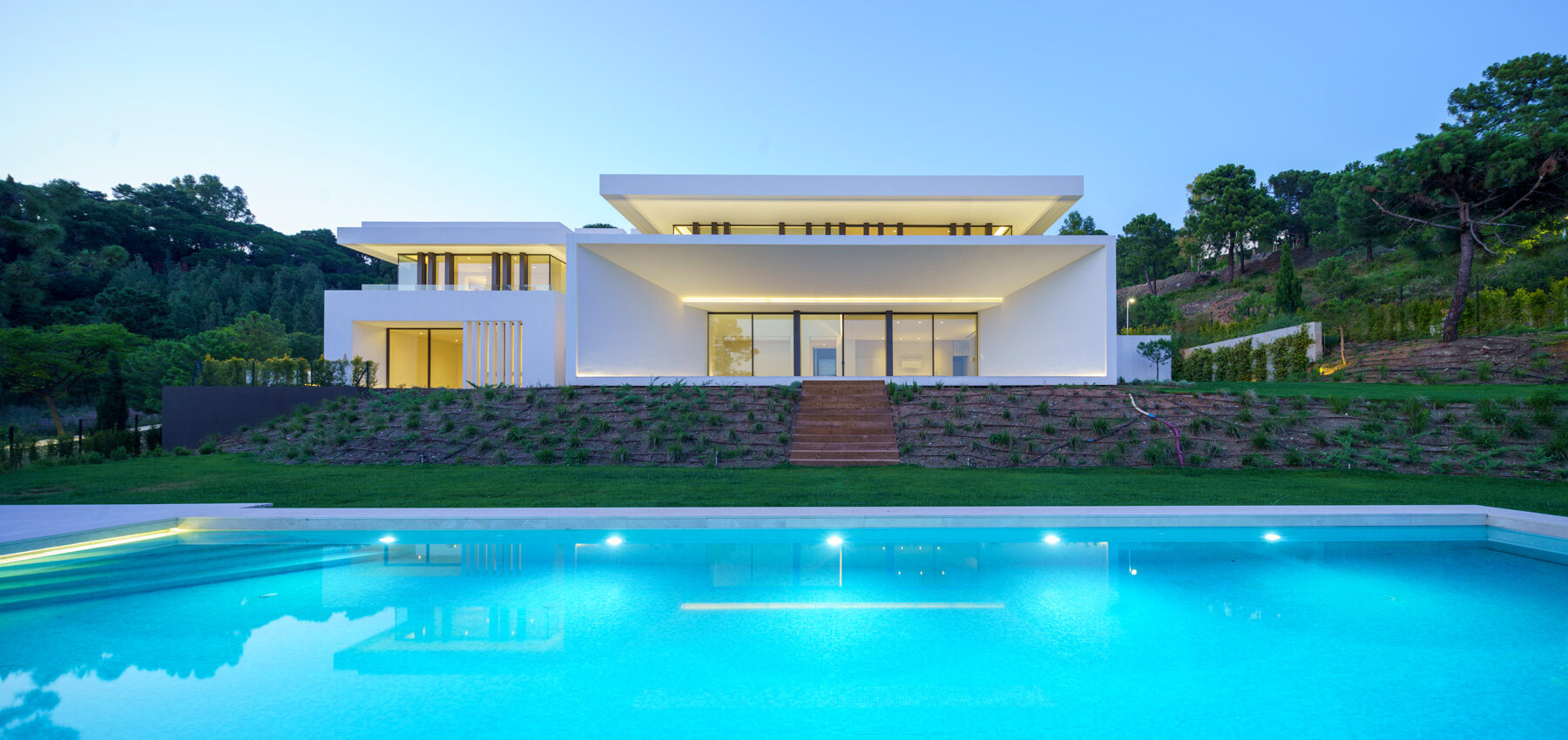 Moderne Villa in einer wunderschönen Enklave mit Meerblick