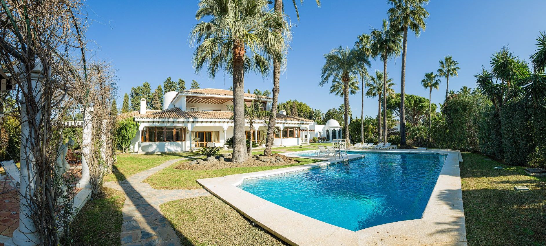 Great villa near the beach