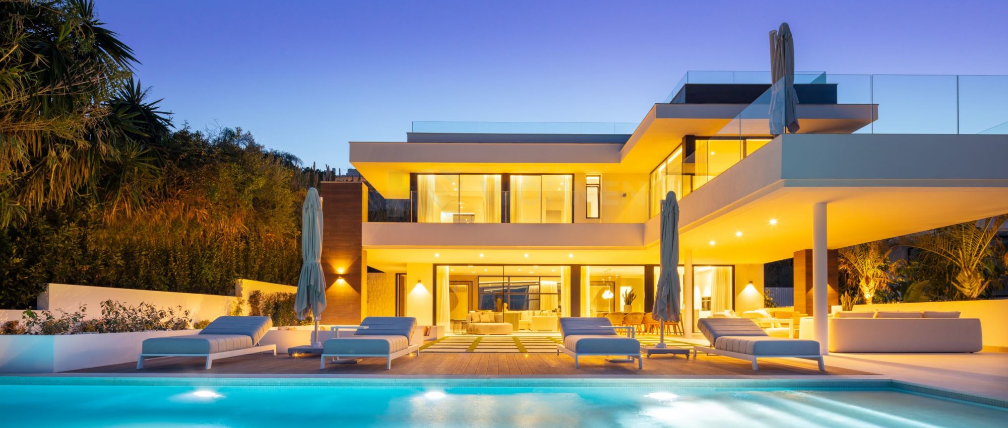 Luxuriöses Haus im LA-Stil im Herzen von Nueva Andalucia
