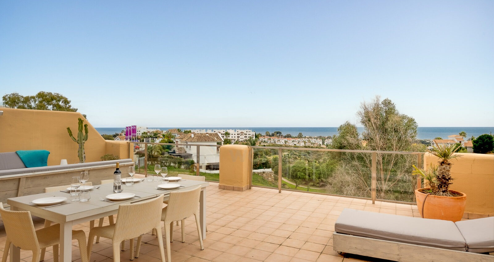 Spacious renovated penthouse in La Resina Golf with seaviews