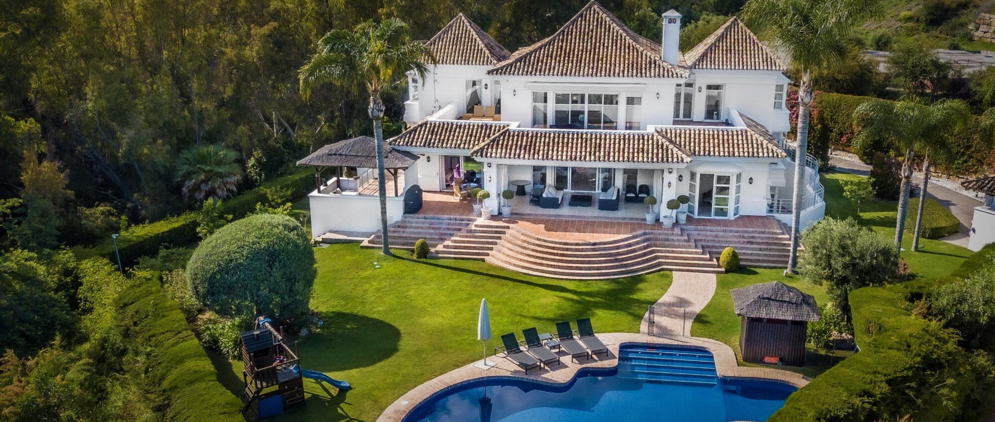 Luxury villa in Nueva Andalucia with fantastic views