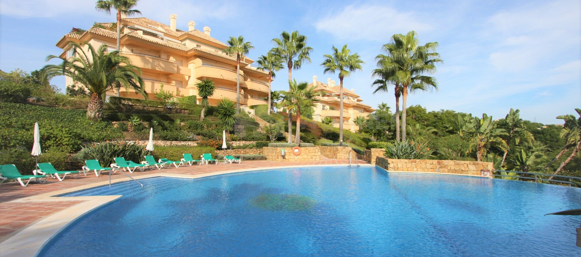 Apartment with panoramic sea views located in Elviria Hills Marbella