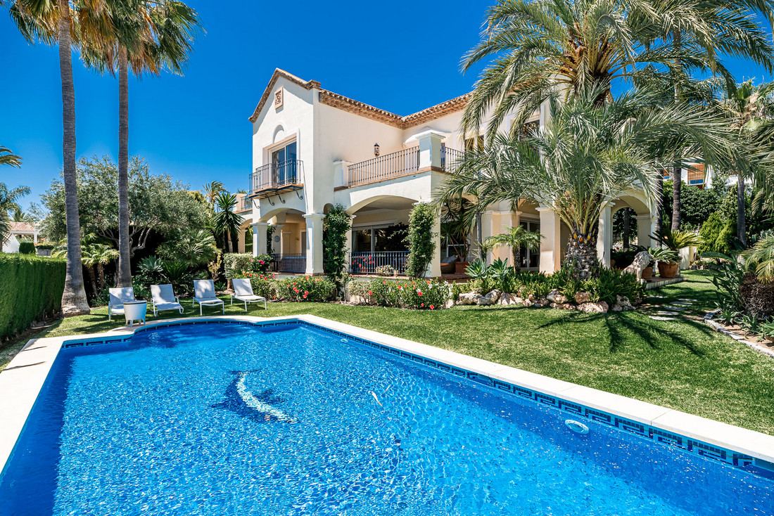 Beautiful Authentic Andalucian style villa in Sierra Blanca