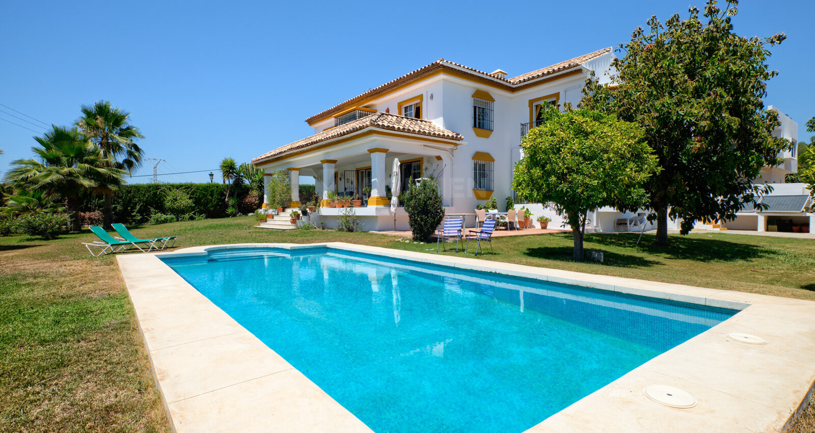 Villa im andalusischen Stil in der Nähe des Golfplatzes Guadalmina
