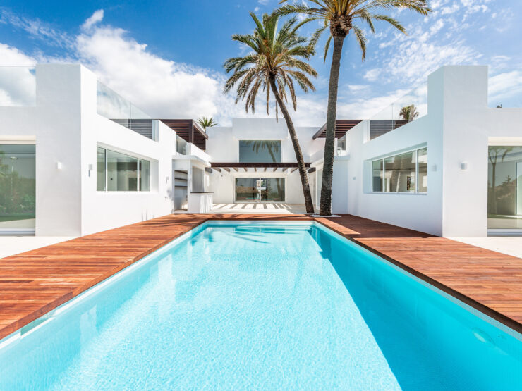 Modern villa next to one of the most beautiful beaches in Marbella