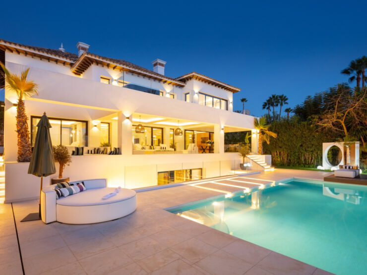 Luxury villa nestled in the heart of the Nueva Andalucía Golf Valley in Marbella