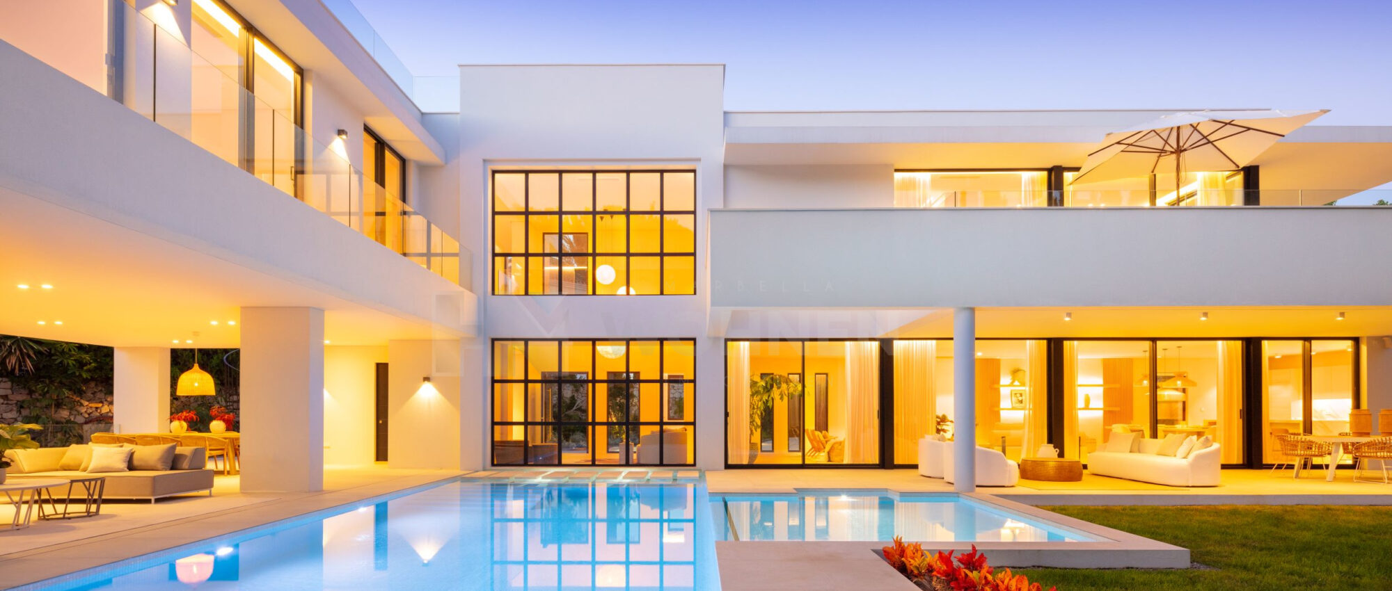 Beeindruckende moderne Villa im Herzen des Golftals