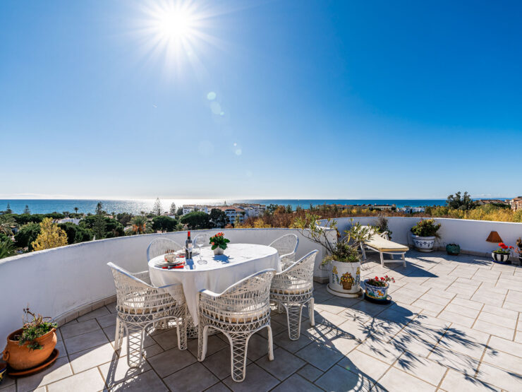 Penthouse only 100 meters from one of the best sandy beaches in Marbella