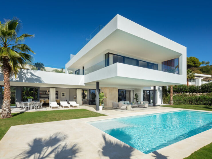 Brand new contemporary villa located in Nueva Andalucía