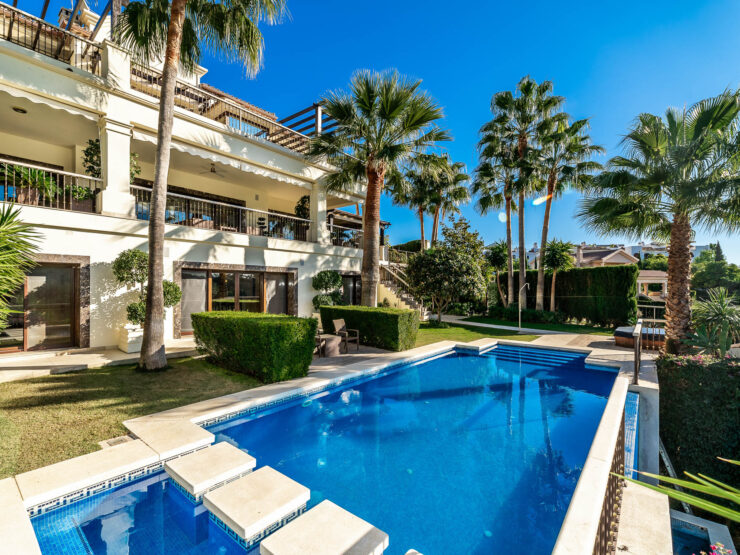 Luxuriöse und riesige Villa in Los Arqueros Golf