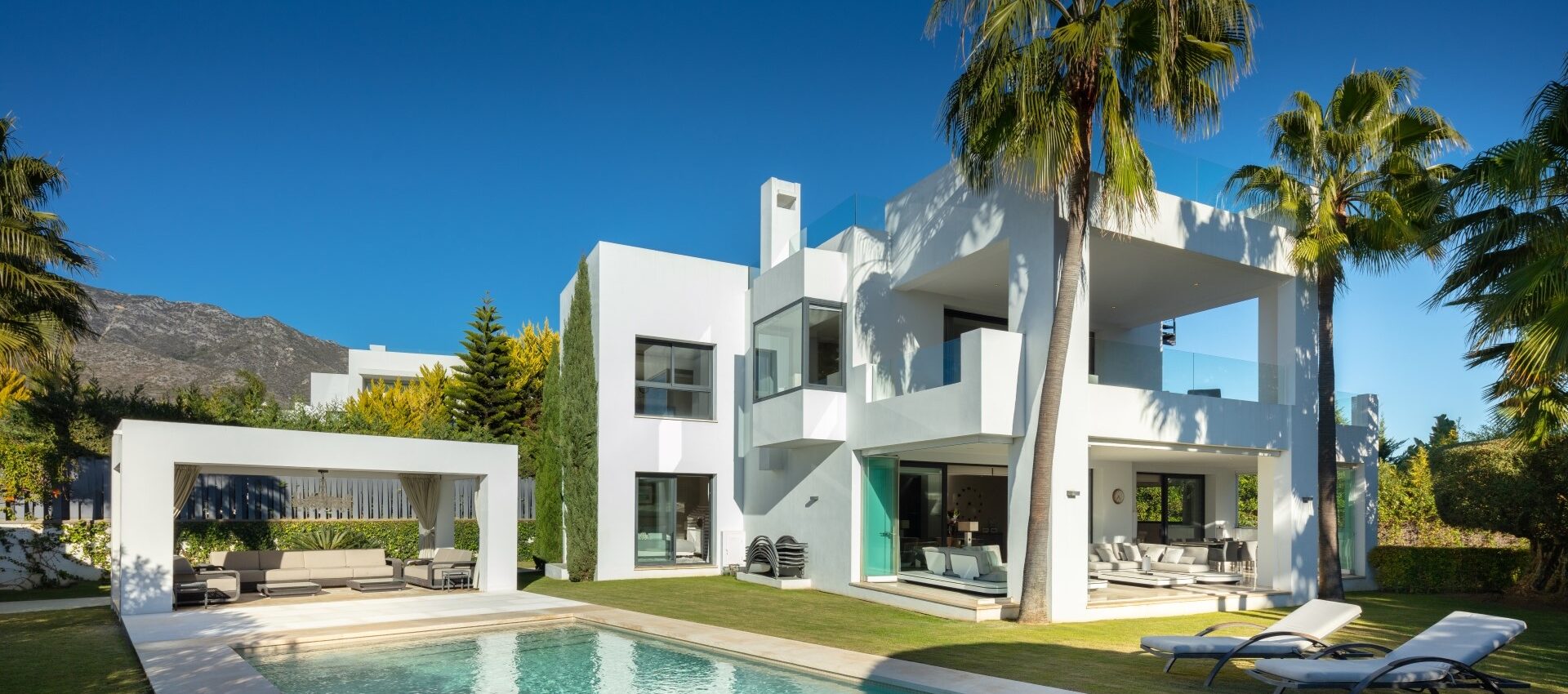 Modern villa situated in the heart of the Golden Mile of Marbella