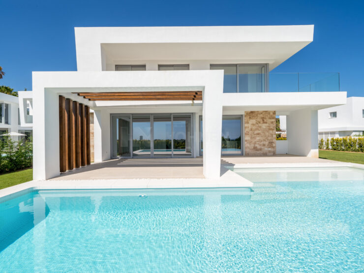 Spectacular recently build villa in Santa Clara Golf