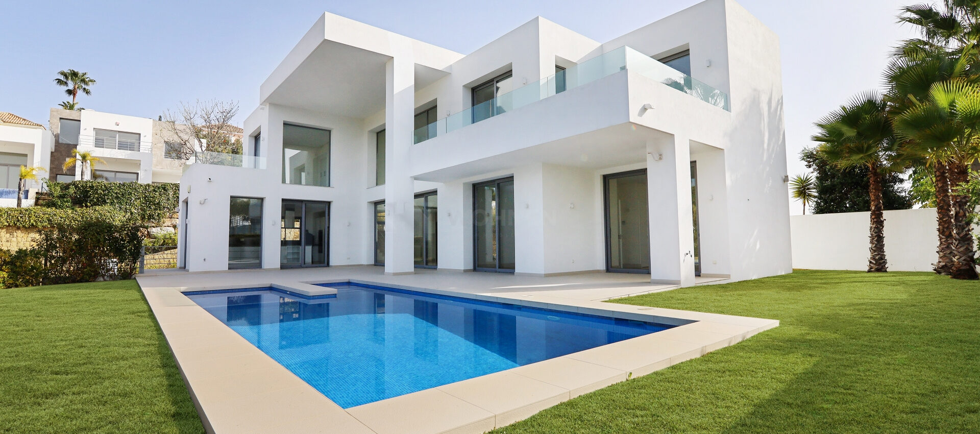 New built contemporary quality villa in Puerto del Capitan