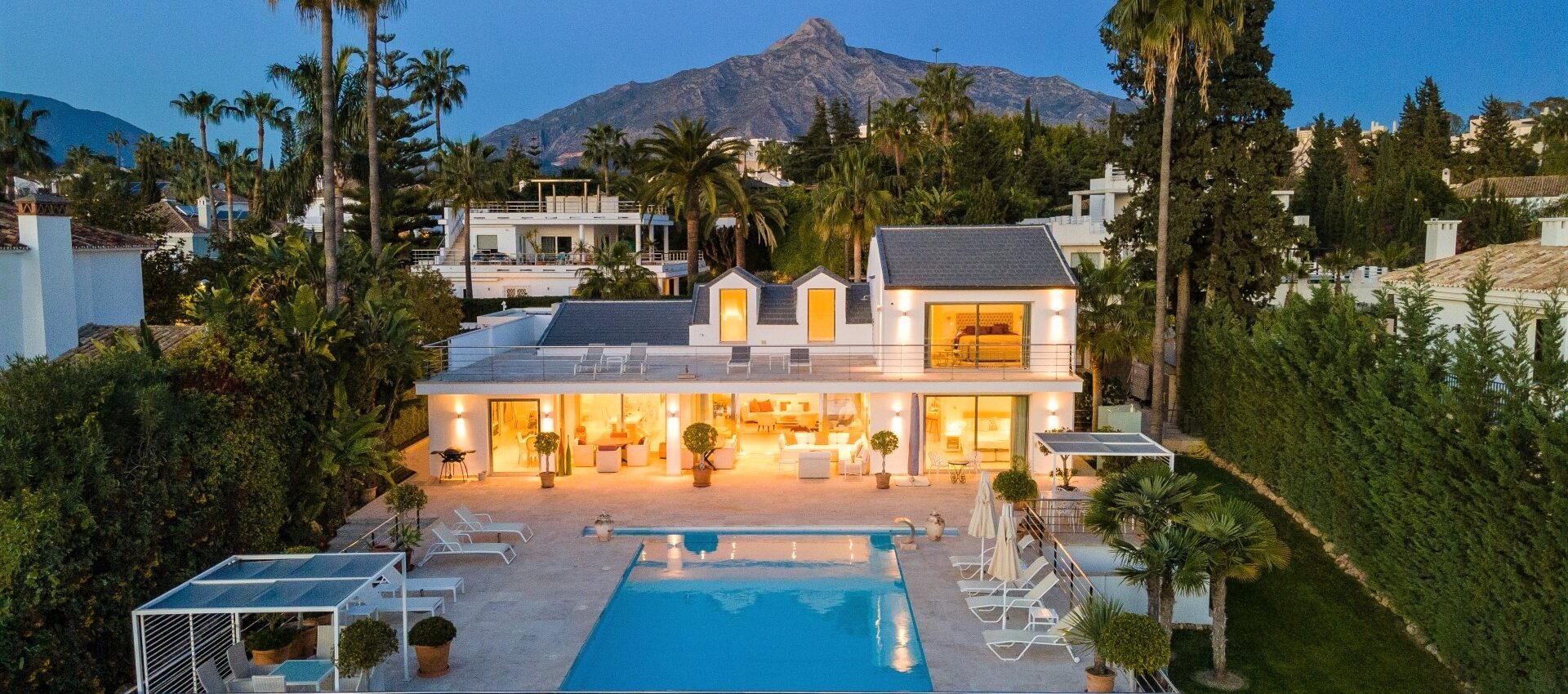 Elegant villa directly on one of the most prestigious golf courses in Marbella