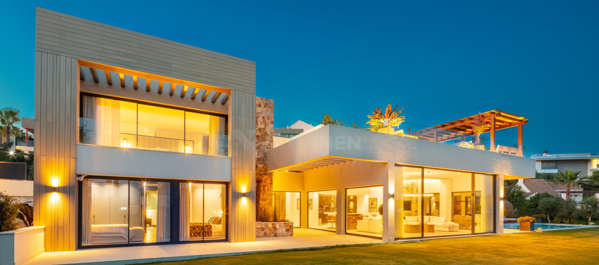 Luxury villa in the heart of the Nueva Andalucía Golf Valley in Marbella