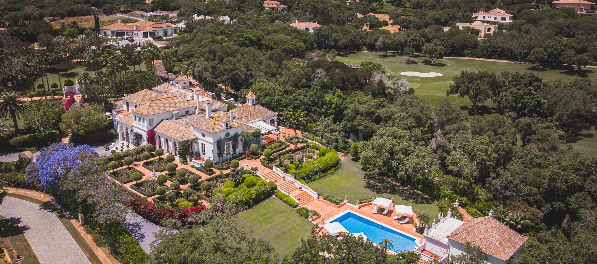 Impressive mansion in one of the most exclusive residential complexes in Sotogrande