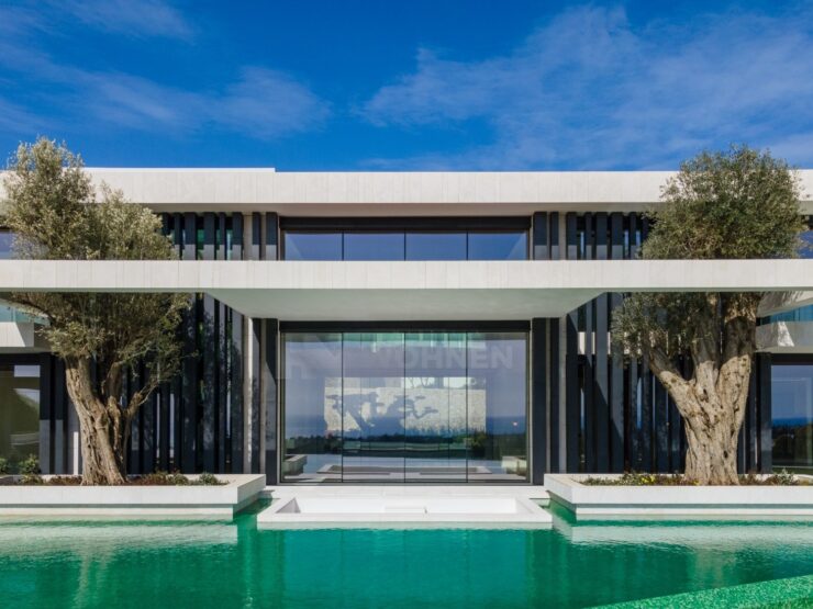 Luxury villa with breathtaking views to the Mediterranean Sea