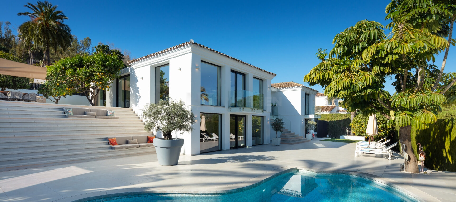 Villa moderna en Las Brisas Golf Nueva Andalucia