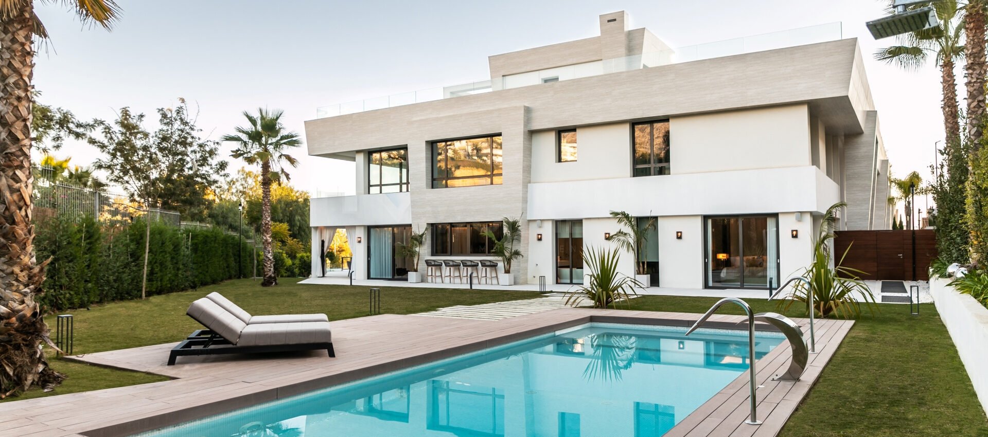 Luxuriöse, moderne Maisonette-Wohnung an der Goldenen Meile von Marbella