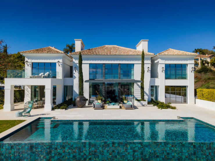 Ultra modern villa in Los Flamingos with stunning sea views