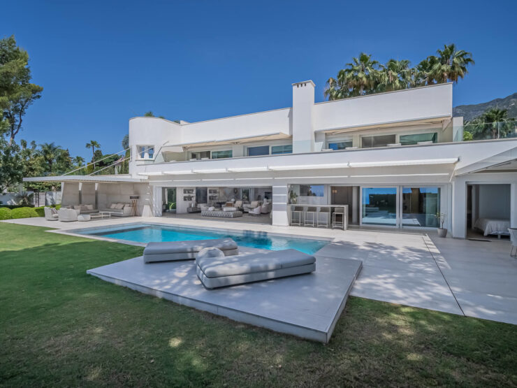 Stunning modern-style villa set on the Golden Mile Marbella
