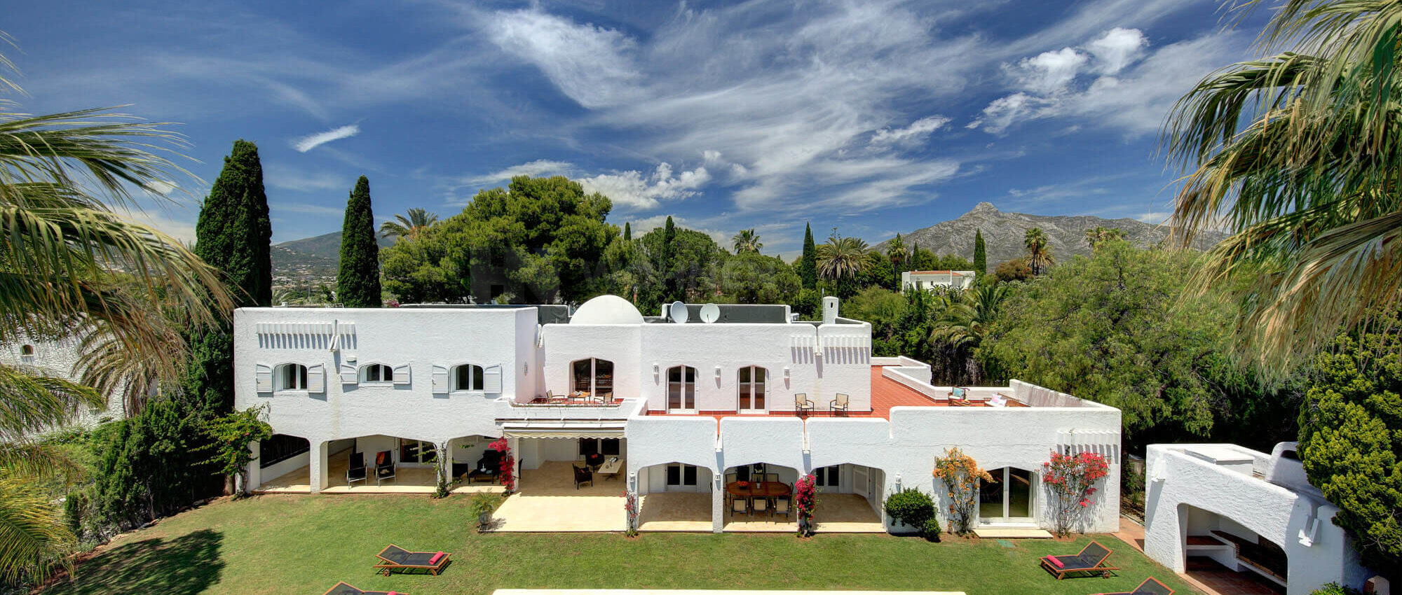 Authentische und luxuriöse Villa im andalusischen Stil in der Nähe von Puerto Banús