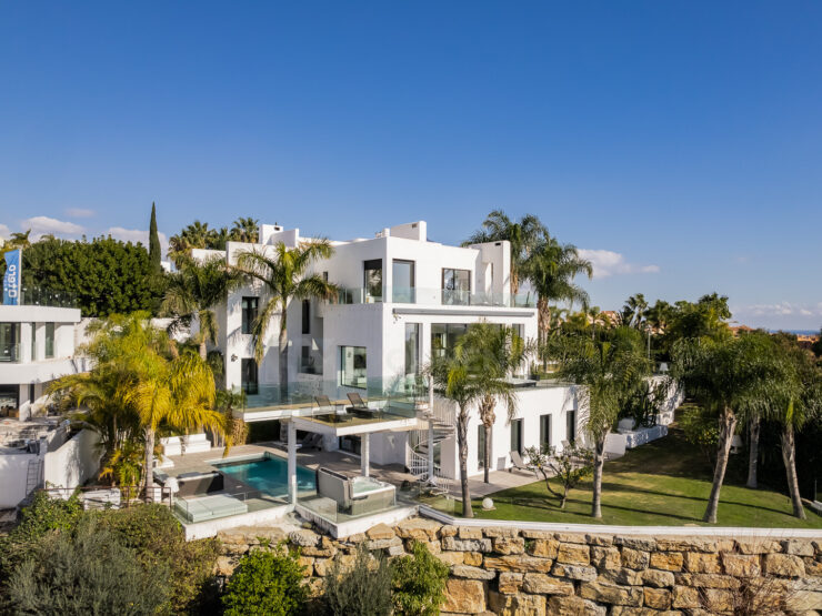 Villa moderna de lujo con vistas panorámicas al golf y al mar
