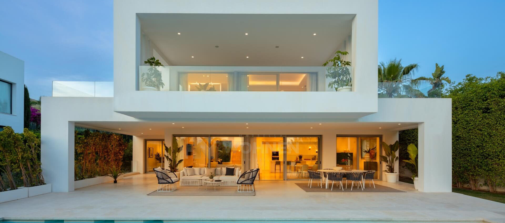High quality contemporary villa in Nueva Andalucia