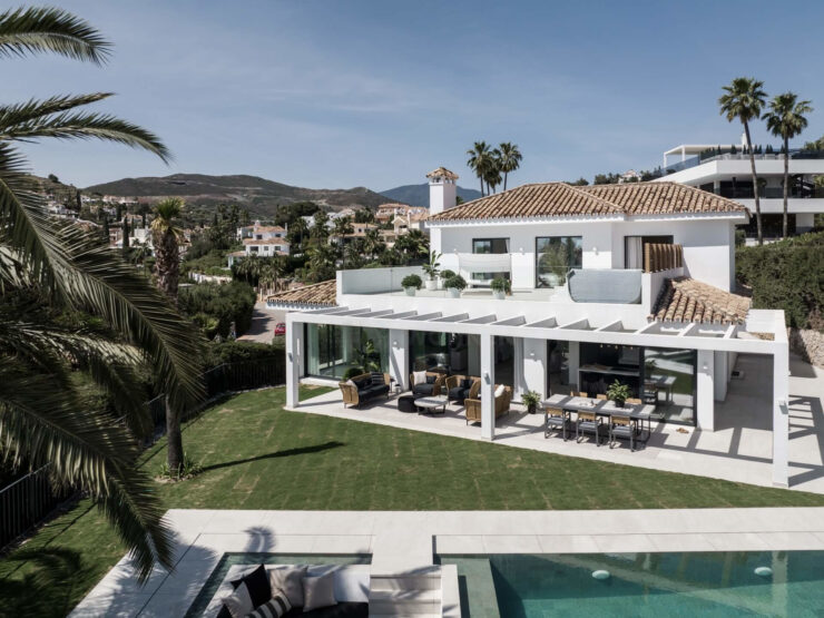 Elegante villa con vistas al hermoso valle del golf de Nueva Andalucía
